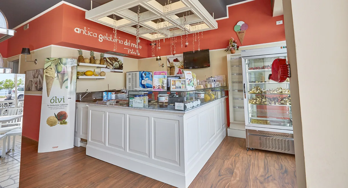 Arredo Antica Gelateria del Mare