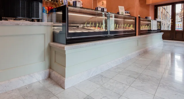 Arredo su misura — Caffè Duomo