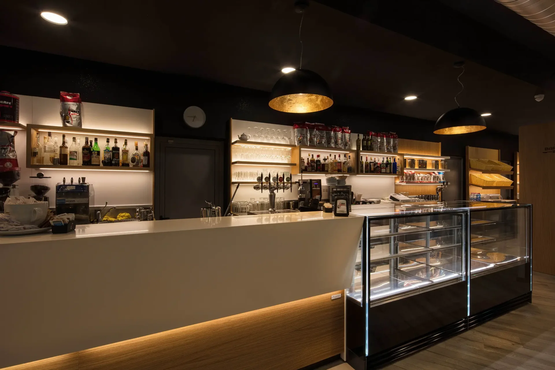 Arredo Bar Luana